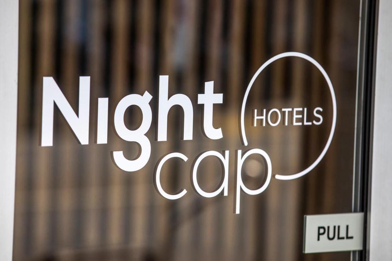 Nightcap At Carlyle Hotel Derwent Park Экстерьер фото