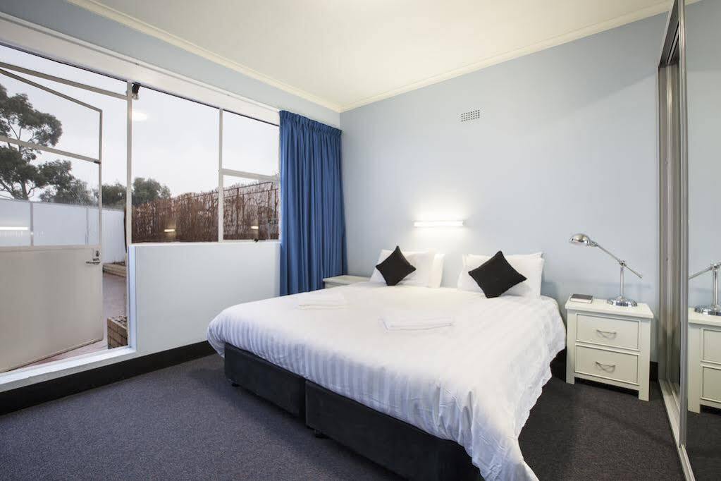 Nightcap At Carlyle Hotel Derwent Park Экстерьер фото